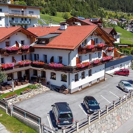 Alpen Gasthof Apartments Hohe Burg ترينس المظهر الخارجي الصورة