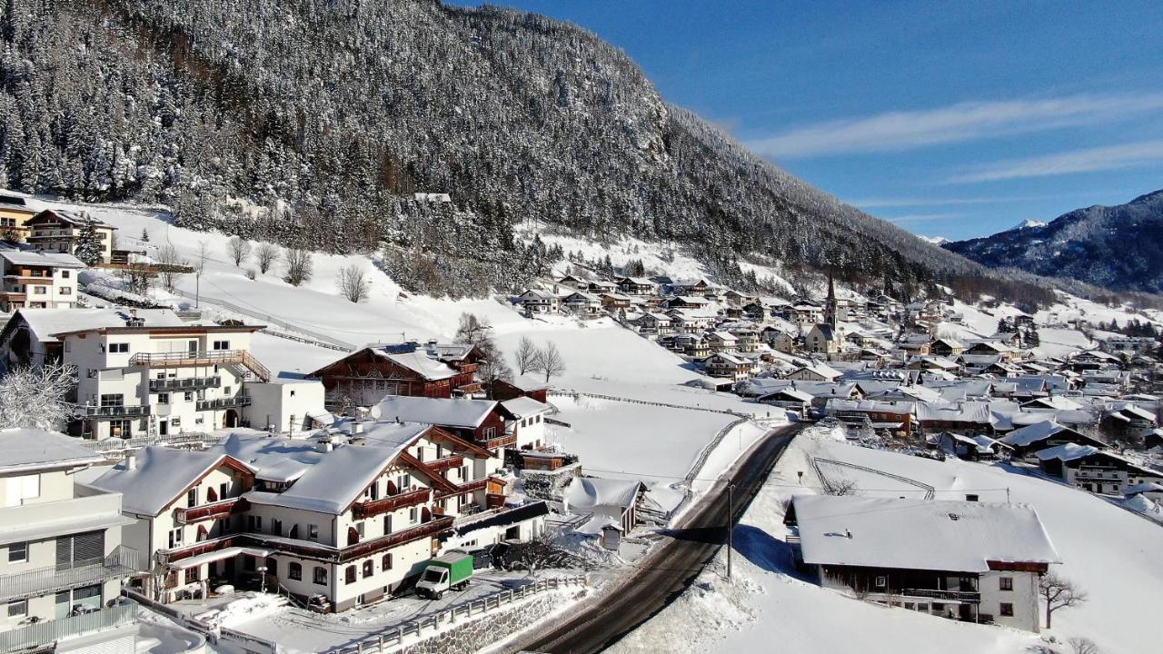 Alpen Gasthof Apartments Hohe Burg ترينس المظهر الخارجي الصورة
