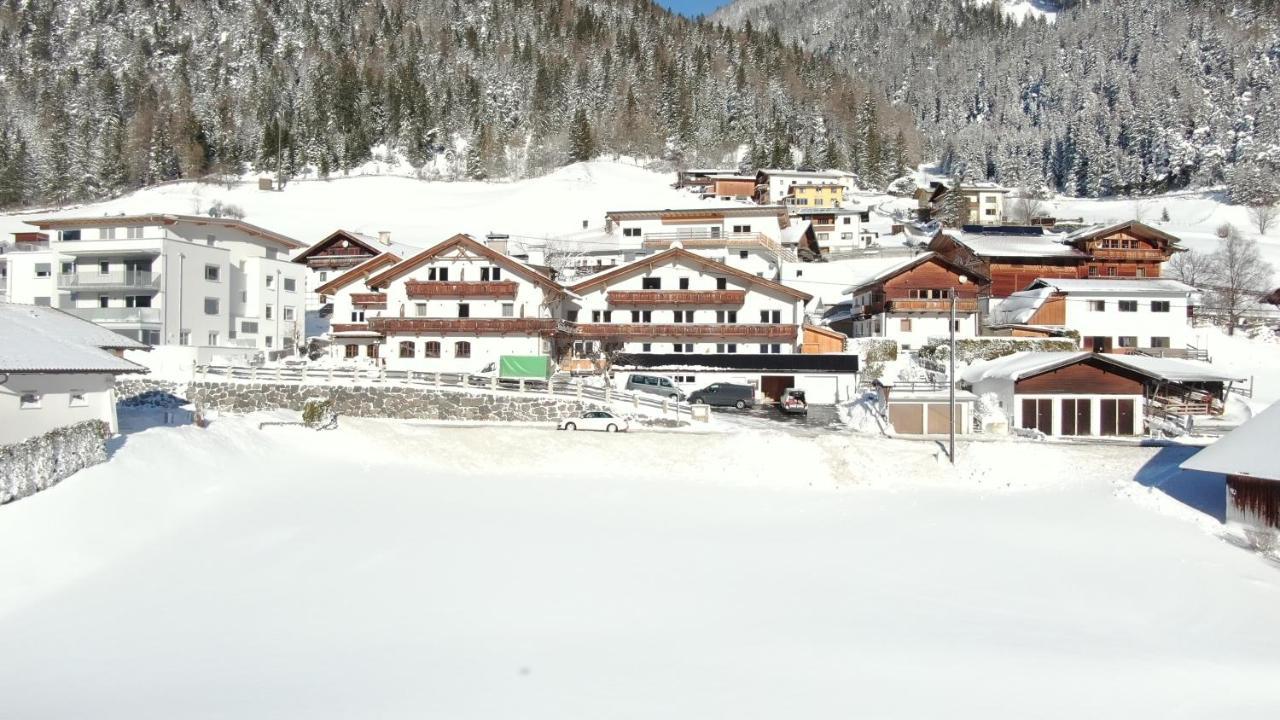 Alpen Gasthof Apartments Hohe Burg ترينس المظهر الخارجي الصورة