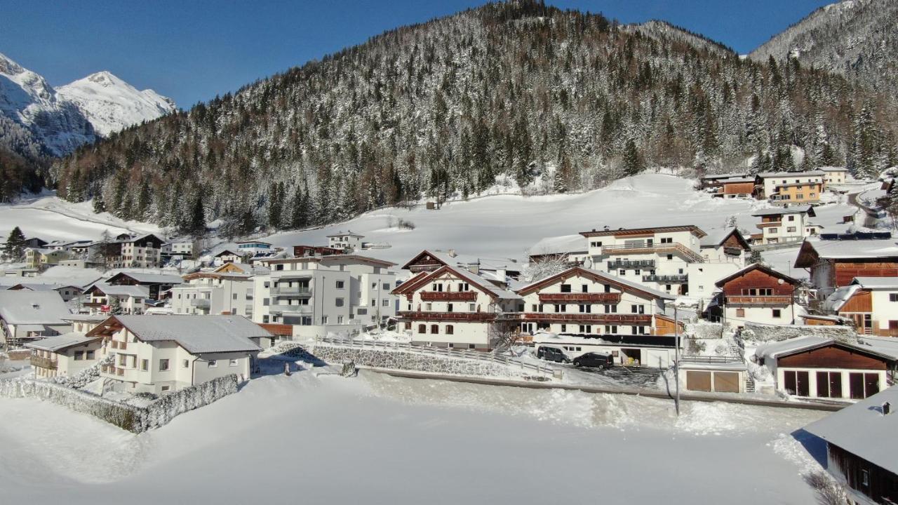 Alpen Gasthof Apartments Hohe Burg ترينس المظهر الخارجي الصورة