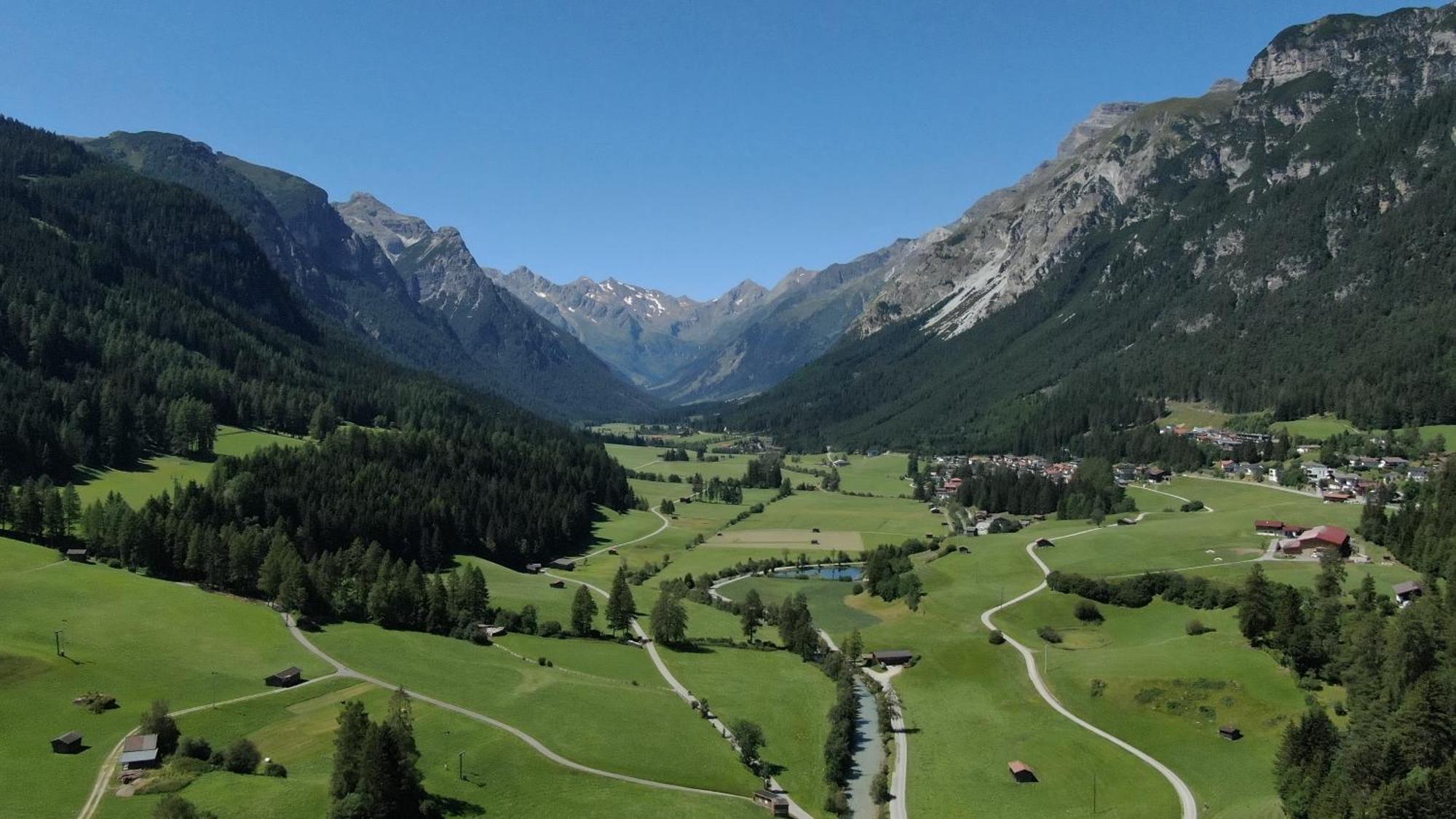 Alpen Gasthof Apartments Hohe Burg ترينس المظهر الخارجي الصورة