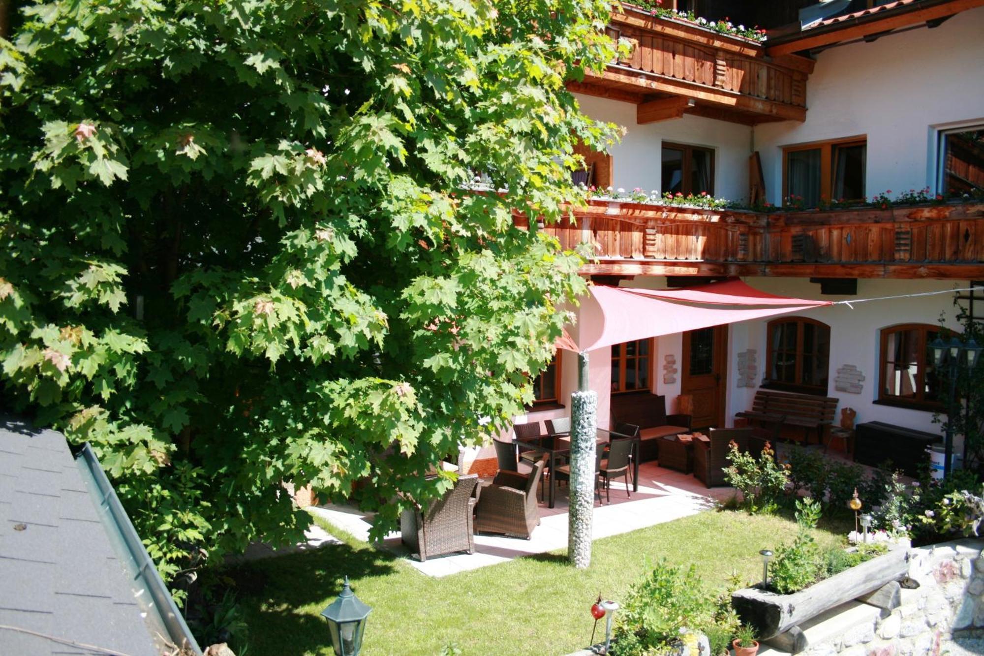 Alpen Gasthof Apartments Hohe Burg ترينس المظهر الخارجي الصورة