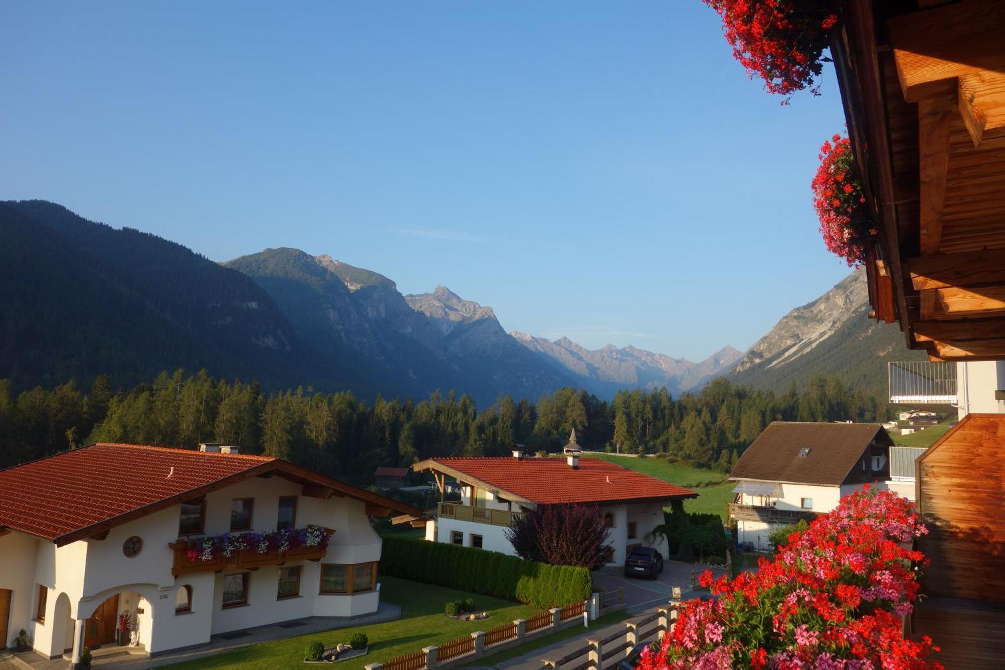 Alpen Gasthof Apartments Hohe Burg ترينس المظهر الخارجي الصورة